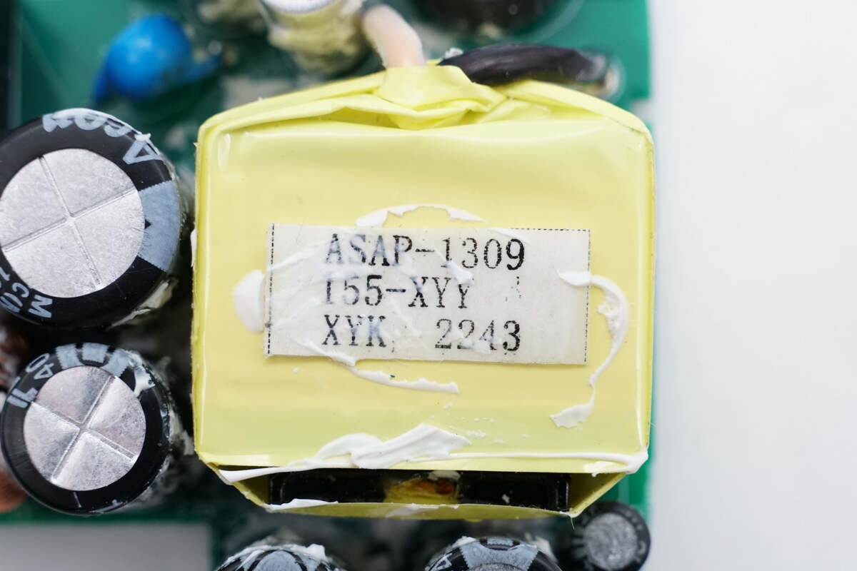 沃尔玛onn. 65W氮化镓充电器拆解