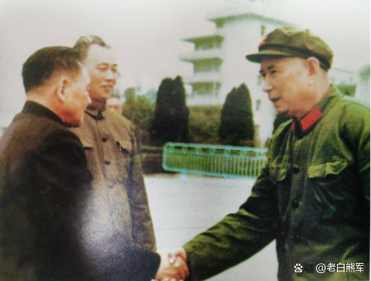 76年吴克华视察部队，因何事说：是我对不起奋战在昆仑山的战士们