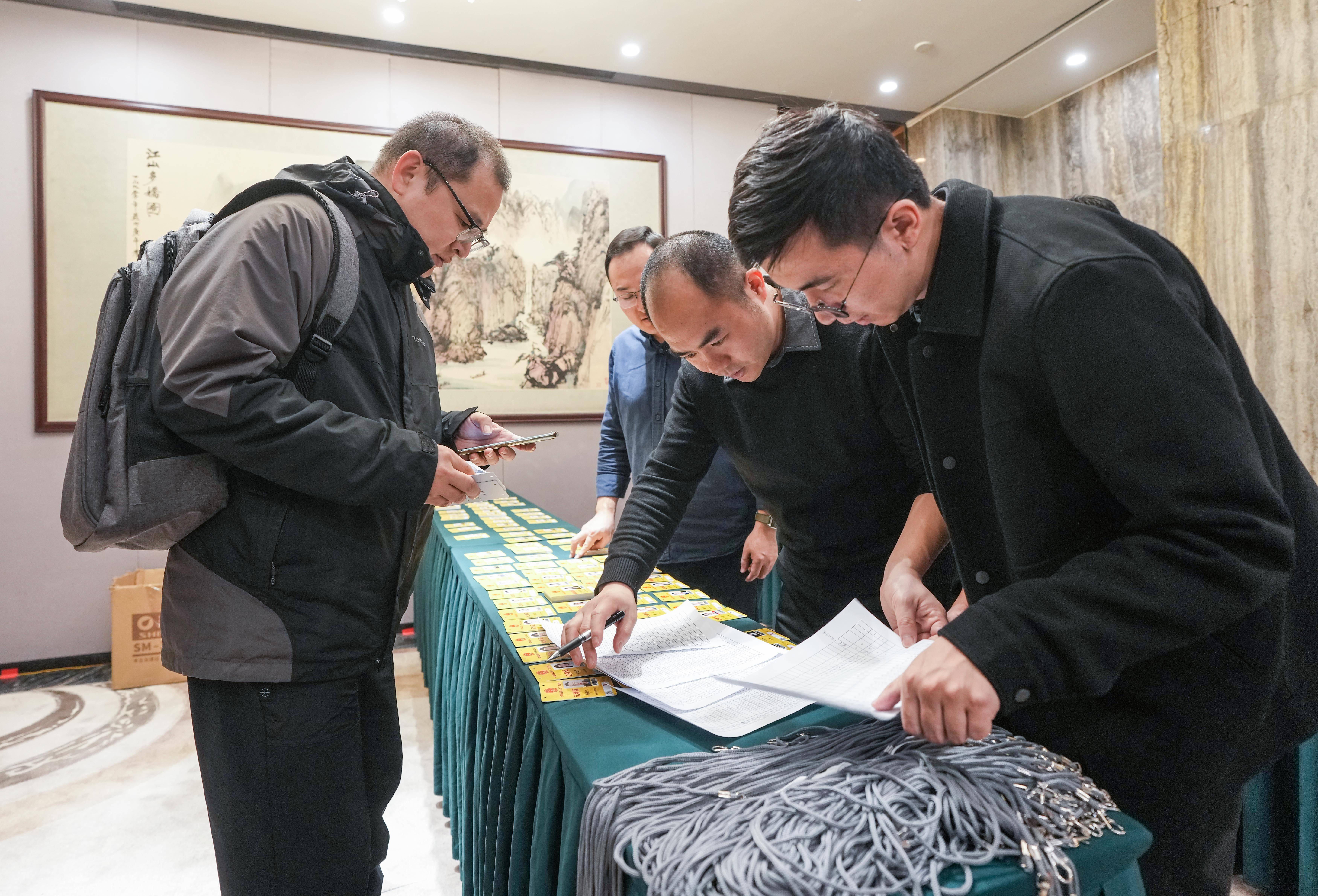 全国两会新闻中心今天开张！3000多名中外记者报名