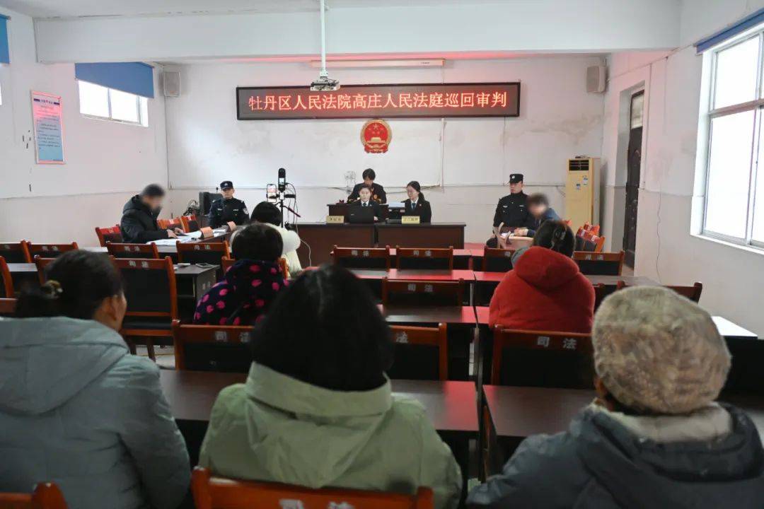 “走，拿上咱的工资赶集去”
