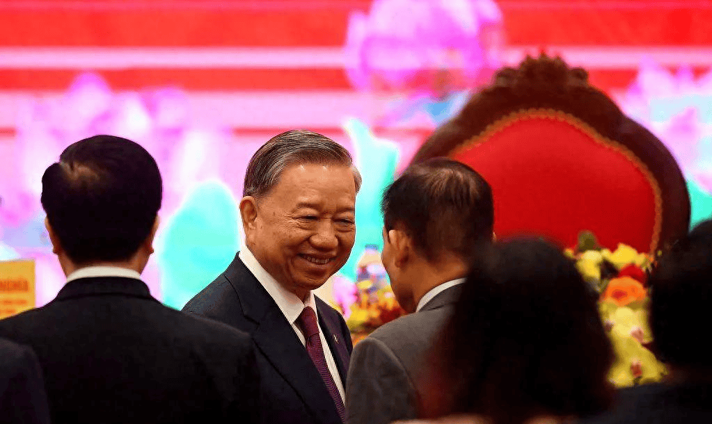 苏林上任后立刻访华，越南来中国求办三件事！美国束手无策