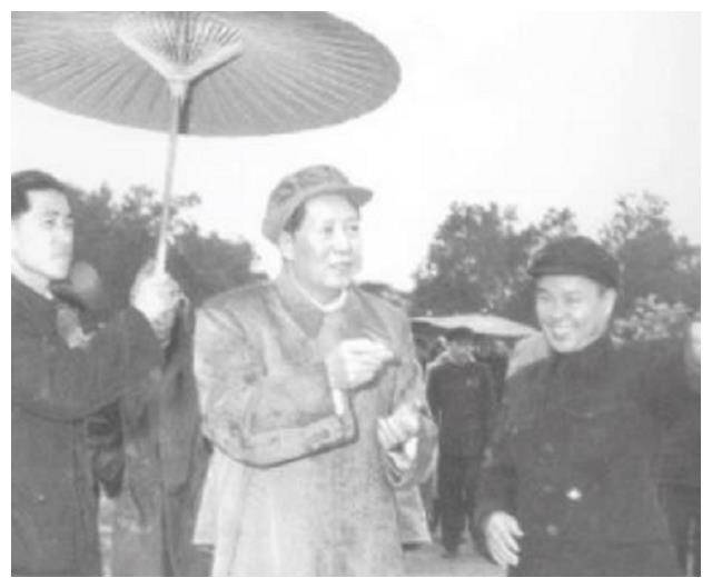 1958年，毛主席视察广西，韦国清陪同，毛主席：我这次是来做客的