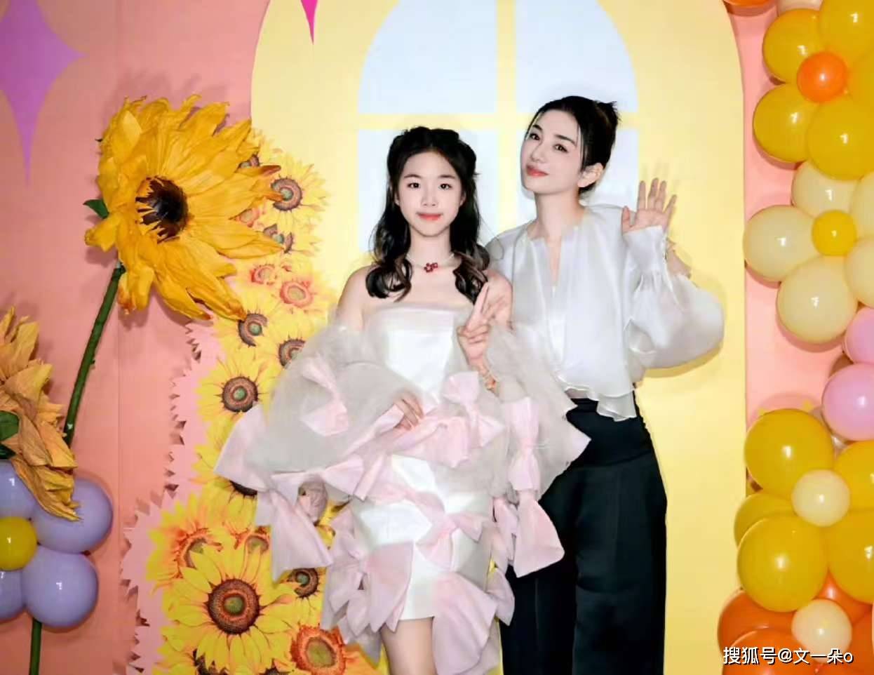 黄奕11岁女儿名媛气质出众，身高惊人，网友：黄奕生了个黄毅清