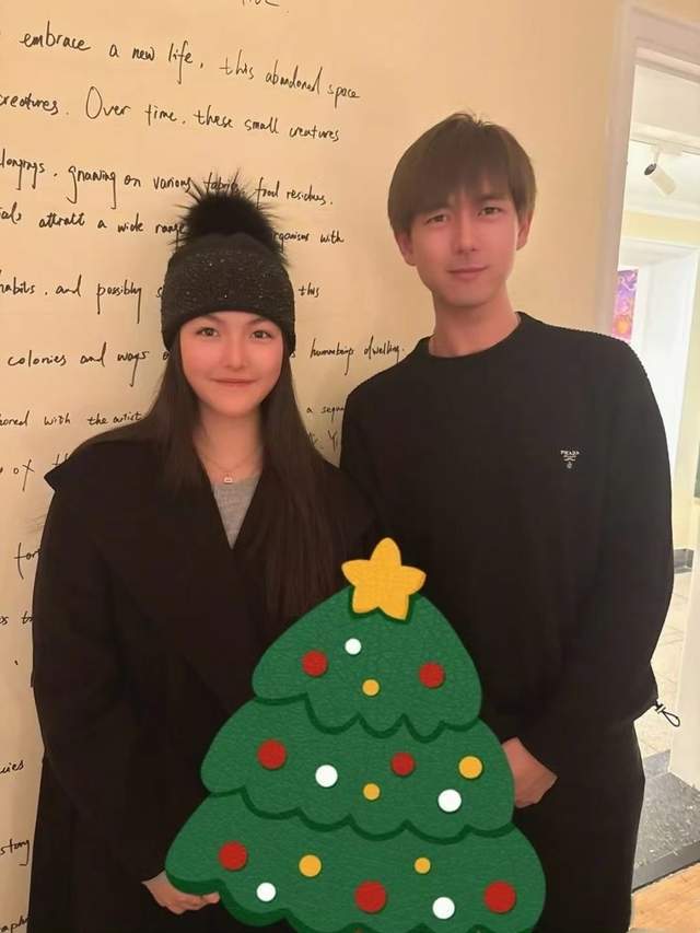 王诗龄飞香港看演唱会！无滤镜下超像王岳伦，戴钻石戒指彰显财力