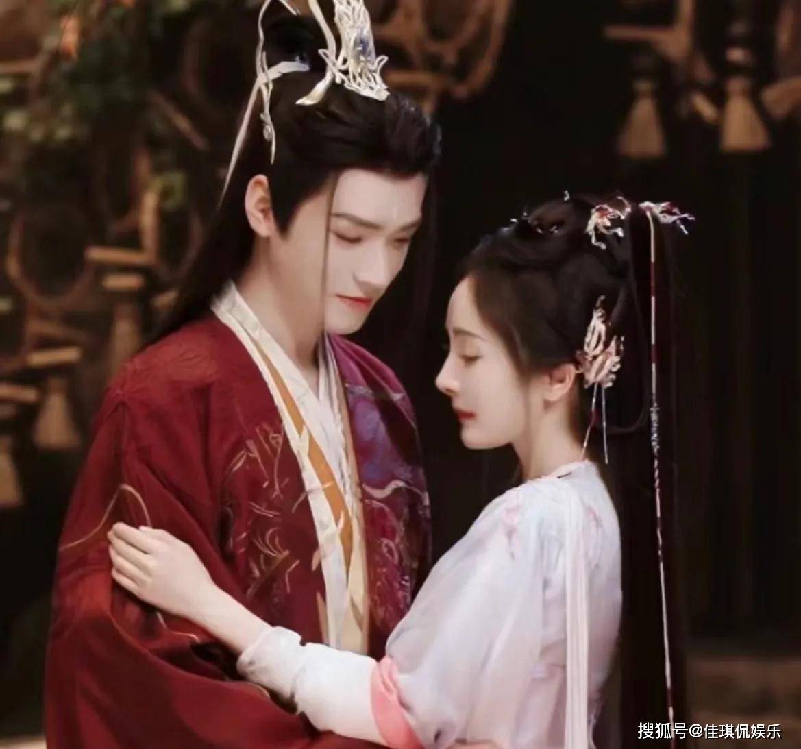看到孟子义李昀锐，虞书欣丁禹兮，才懂龚俊杨幂，曾舜晞李沁