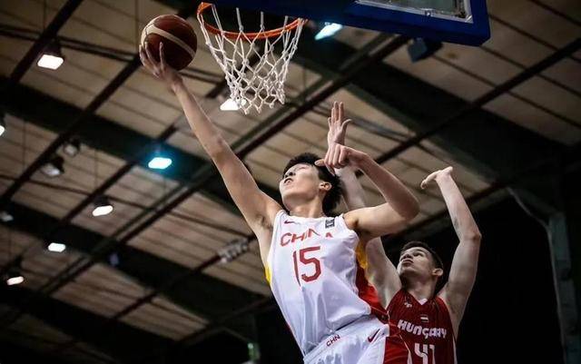 勒布朗-詹姆斯助力杨瀚森，富保罗促成，登陆NBA指日可待