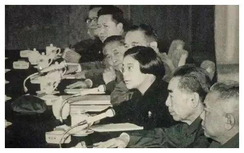 “国嘴”唐闻生，曾为周恩来担任翻译，基辛格说她可以竞选总统