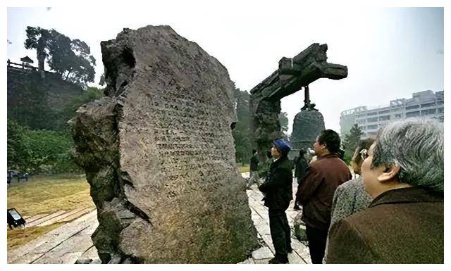 他是周恩来的救命恩人，后被蒋介石下令枪决，周恩来痛惜不已