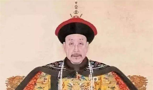 乾隆告诉叔叔：你以后见朕坐着就行！叔叔死前痛哭：我不该当真