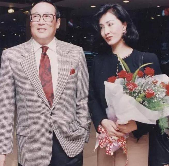 忍受丈夫外遇，外头有私生子女也不恼，熬死丈夫后稳坐家族掌门人