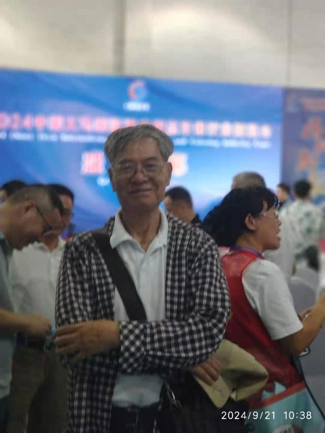 空军老班长齐结存参加国家老干部第十七届联谊会，画淮王鱼创始人童文和、青藏高原老兵蒋国祥、著名红色书画家顾成、著名画家李明兰等人祝贺