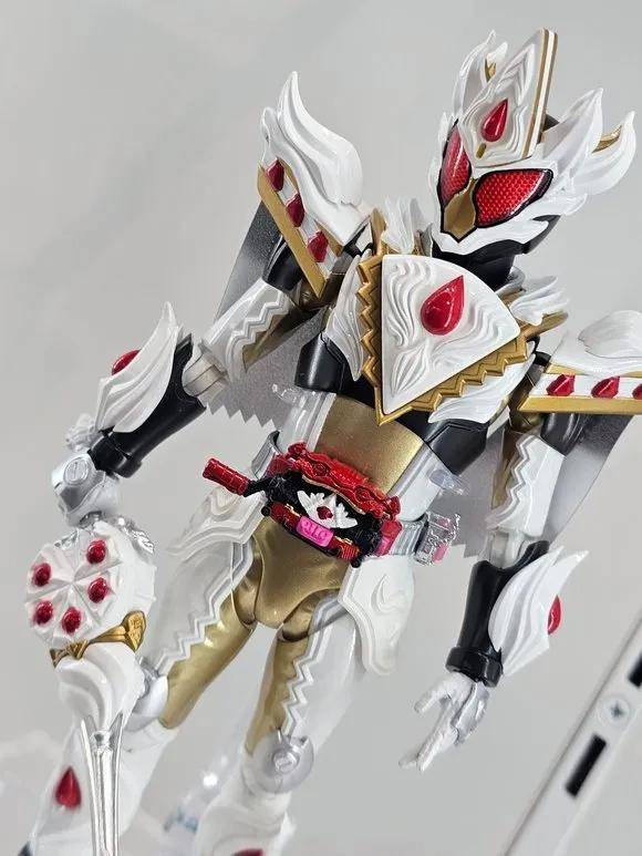 假面骑士：SHF Gavv蛋糕王形态实物展示，亚树子展示自制的拖鞋蛋糕