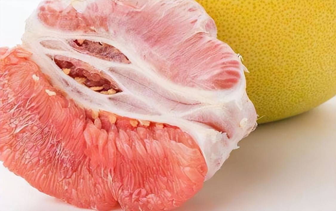 胆固醇最怕的三种水果，胆固醇碰上这三果就 “怂”，还会沉重？