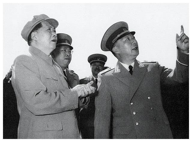 1952年，毛主席为何表扬刘伯承，而批评聂荣臻？