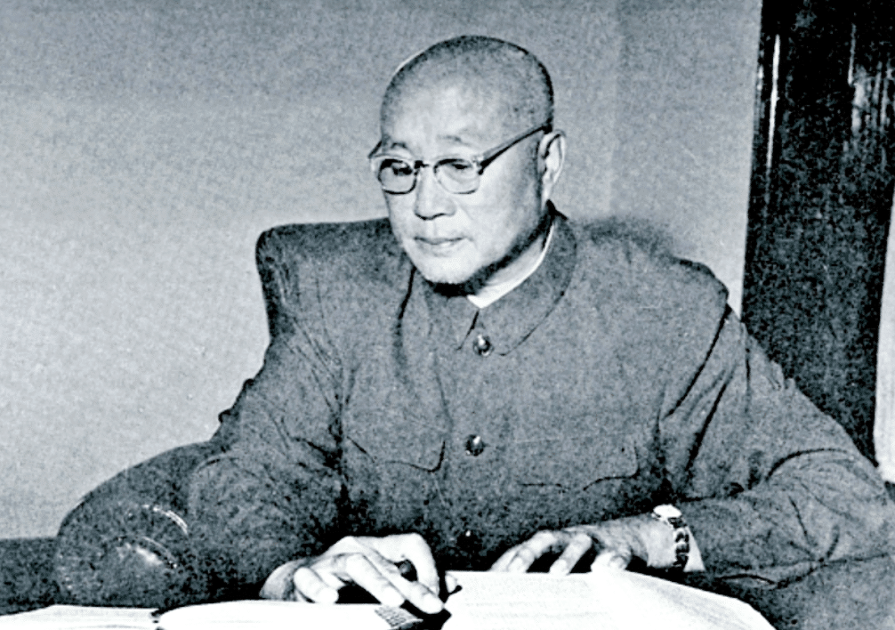 1957年刘伯承发问张震：小平同志从没上过军校，打仗怎么很厉害？