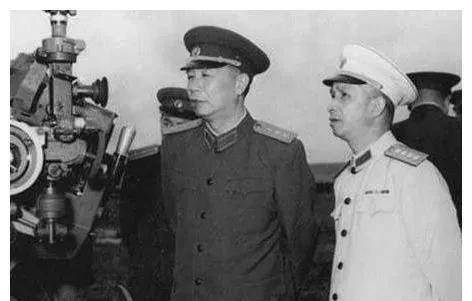 1952年，他与陈伯钧是工程兵司令人选，刘帅不舍得他走，没有留住