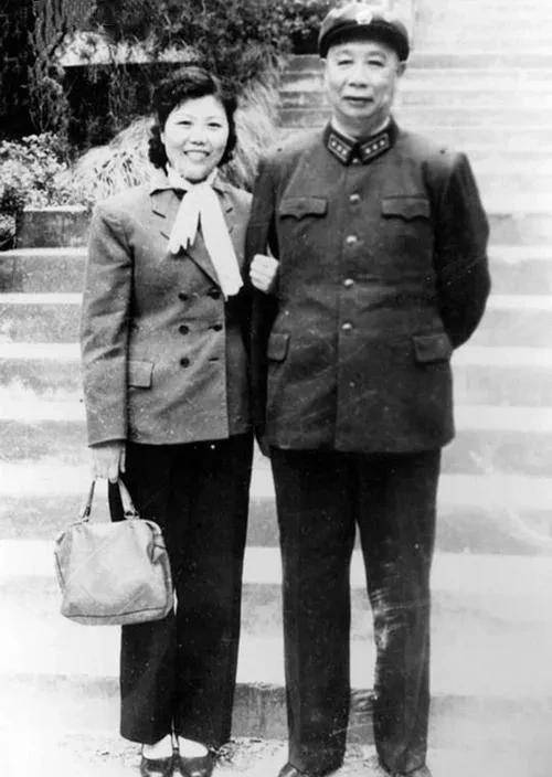1952年，他与陈伯钧是工程兵司令人选，刘帅不舍得他走，没有留住