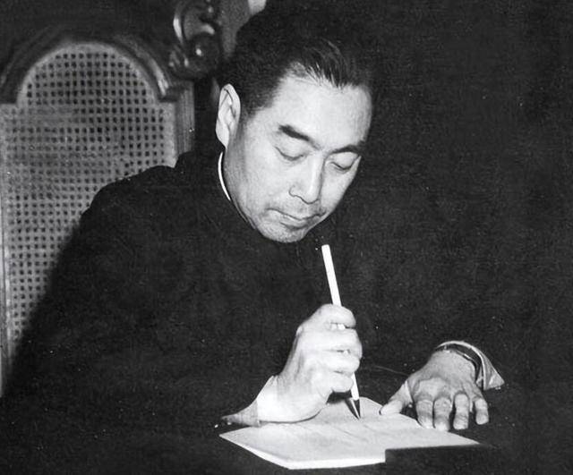 南昌起义的领导人，1957年确定了4位，没有刘伯承，周总理：要改