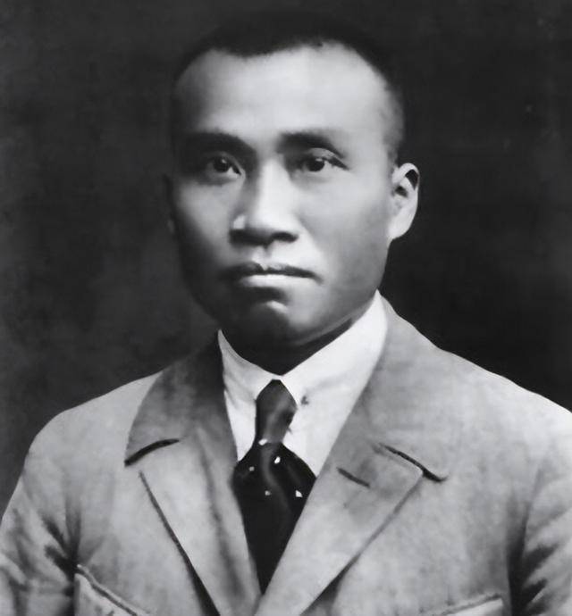 南昌起义的领导人，1957年确定了4位，没有刘伯承，周总理：要改