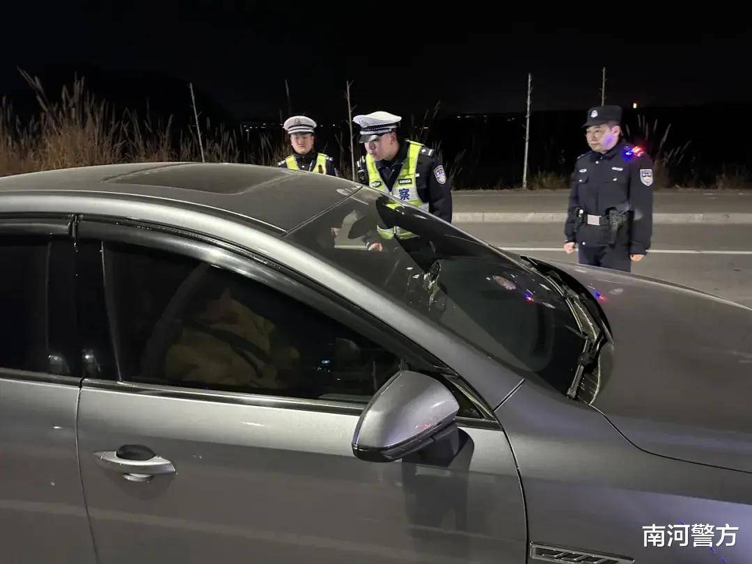 跨年夜，瓷都交警守平安