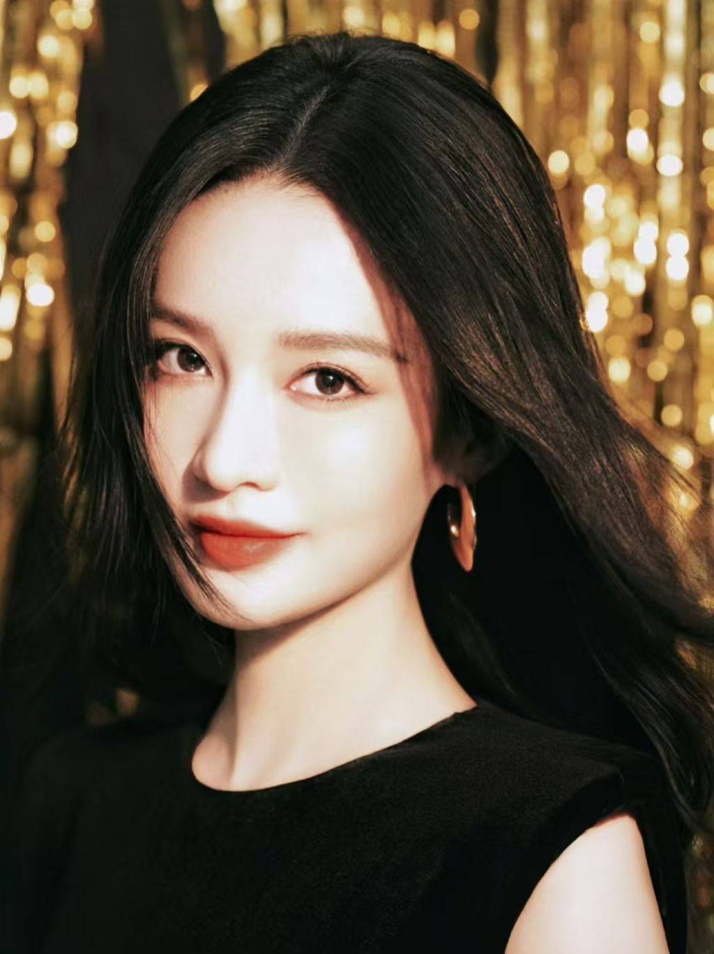 李沁“蛇系”出圈：微博之夜的惊艳风暴