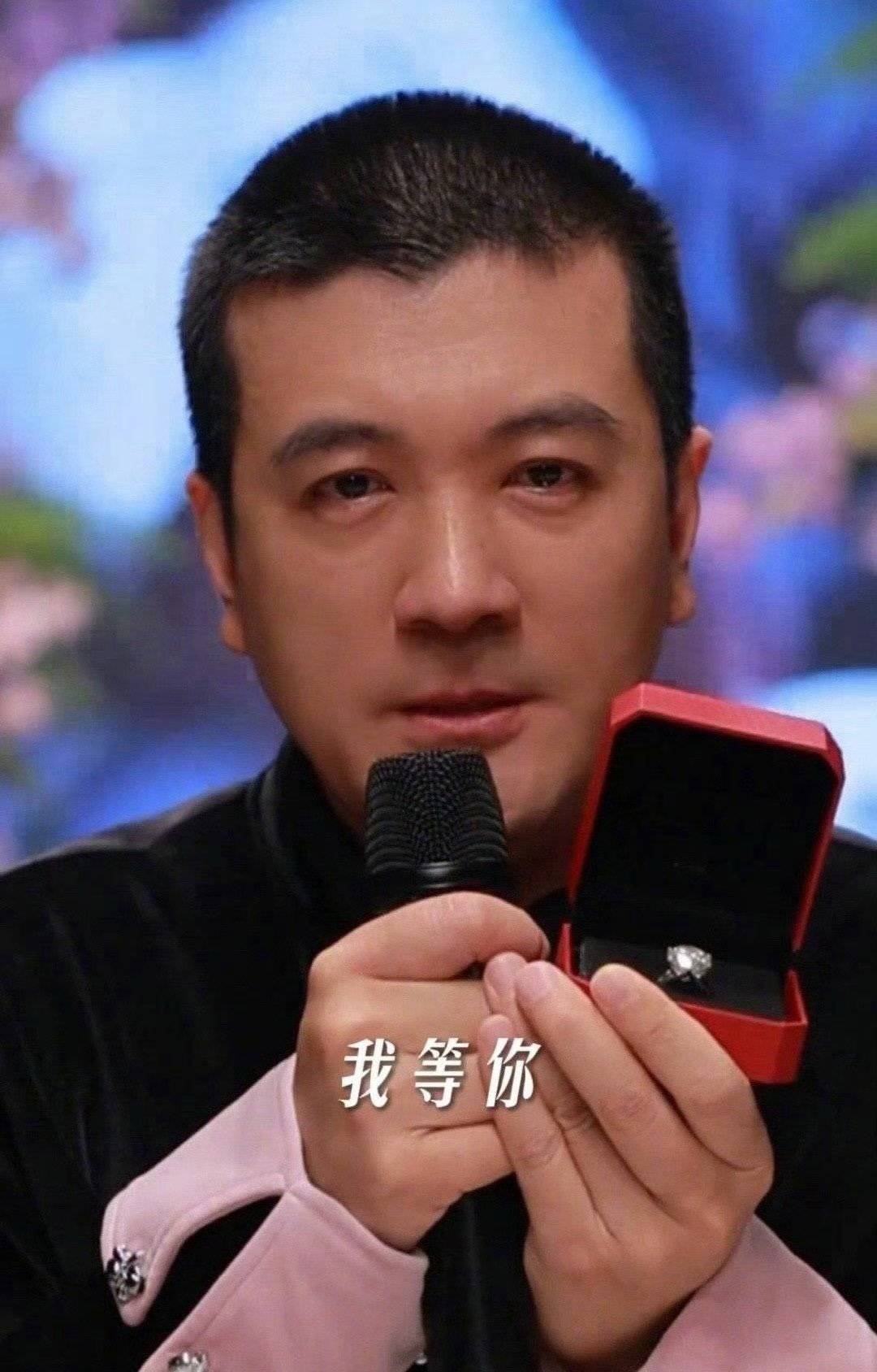 杨子直播求婚黄圣依，黄圣依为何不接电话？真相让人震惊！