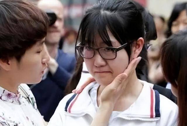 “技校女生”VS“高中女生”，一组对比图流出，家长看完破防了