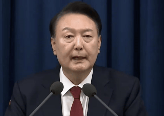 尹锡悦复任条件已定？72岁文在寅紧急发声，我国外交部火速回应