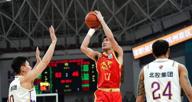 辽宁VS广厦，赵继伟防孙铭徽，杨鸣备奇兵