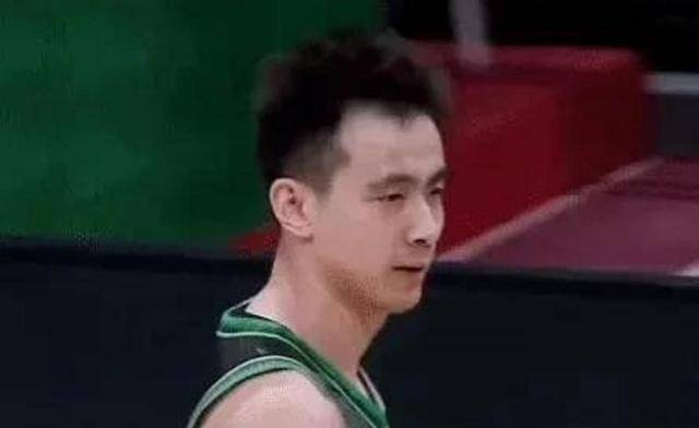 CBA新动态：孙铭徽争议动作惹怒杨鸣，赵继伟成焦点