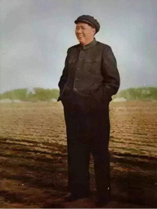 1952年毛主席考察黄河，河水泛滥该咋办？毛主席：可以这样试一试