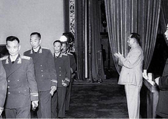 55年毛主席接见曾泽生，谈话中，毛主席：不让你入党是有道理的
