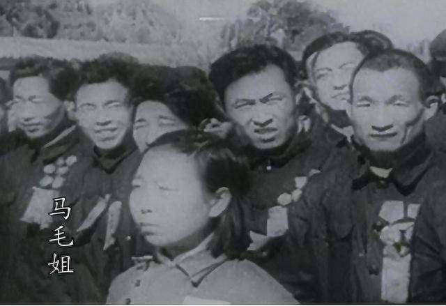 毛主席请14岁小姑娘参加开国大典，遭到拒绝，毛主席：我得见见她
