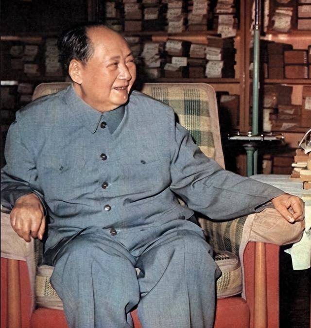 毛主席请14岁小姑娘参加开国大典，遭到拒绝，毛主席：我得见见她