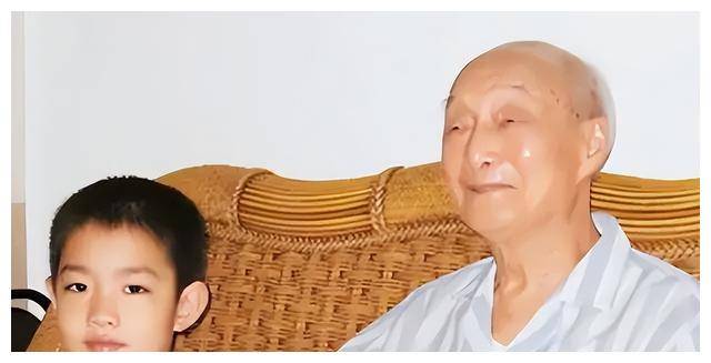 毛家唯一的百岁老人毛远耀：外貌与毛主席相似，晚年享受什么待遇