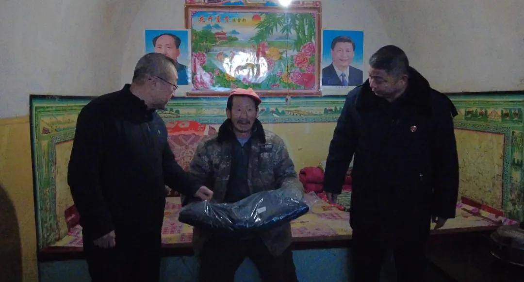 贾育新 王志方在万家寨镇调研督导工作
