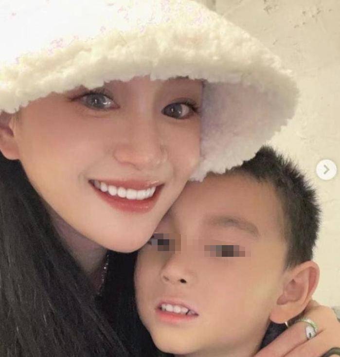 陈昱霖做吴秀波七年恋人入狱，出狱后高调晒娃，生活迎来新转折