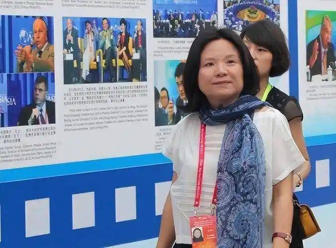中国败类，给美国捐95亿，拒绝给中国农民发工资，如今靠卖房苟且