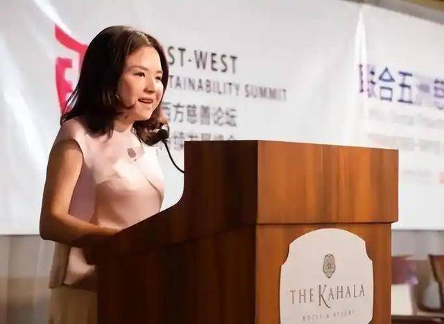 “中国败类”何巧女，拖欠员工工资却捐款美国95亿，如今下场如何