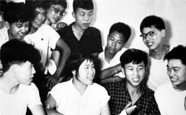 中国60年代悬案，女会计携百人工资消失，21年后被从水泥地中挖出