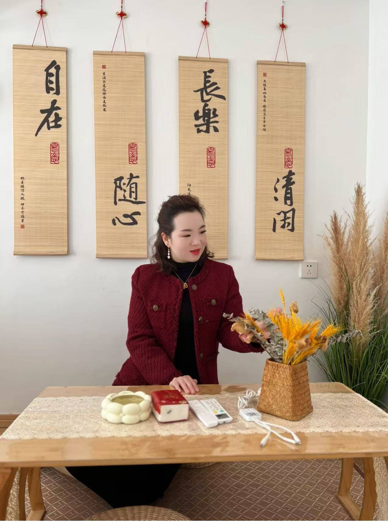 蜂王浆一斤多少钱？市面上十几块钱一斤蜂王浆敢吃吗？揭秘真相