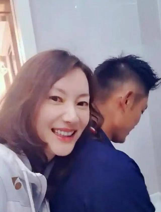 谢杏芳前往西班牙陪读，林丹理解了