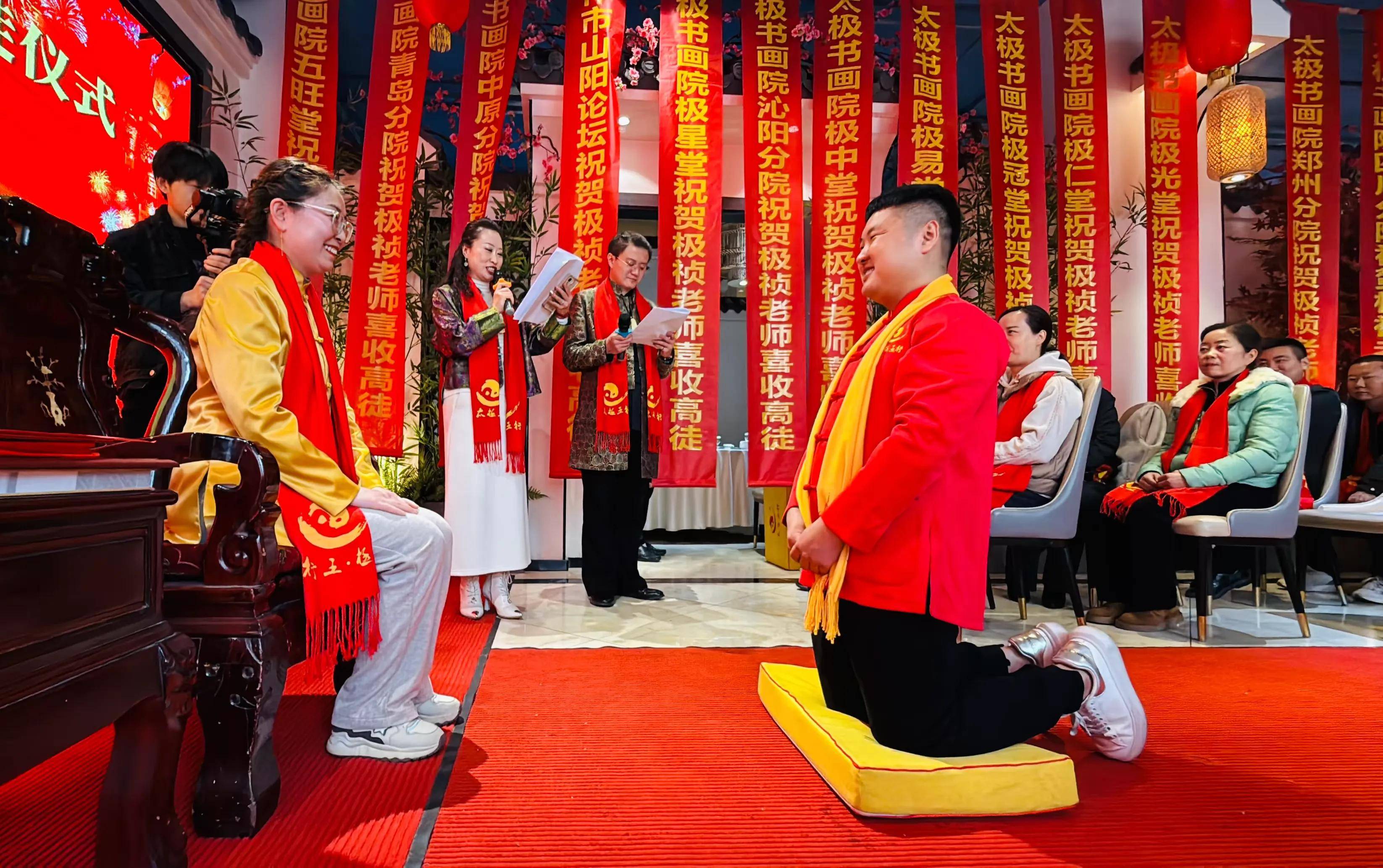 非遗膏方传承人极祯(任燕燕)老师收徒仪式 ‍2025年3月1日，二月二龙抬头