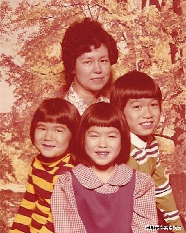 李小龙二姐李秋凤离世，半年前还很健康，李香凝含泪送别姑妈