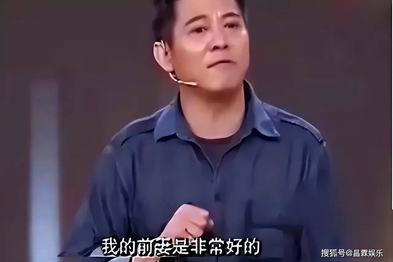 李连杰晒妻子照片，61岁利智衰老如奶奶，而62岁黄秋燕仍然美艳动人！