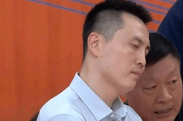 生杠管理层，不服李秋平，上海男篮7连胜并非浪则虚名，卢伟够硬
