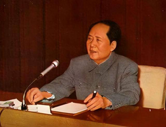 毛主席视察杭州，市委书记却“摆官架子”不见人，江华有何来头？