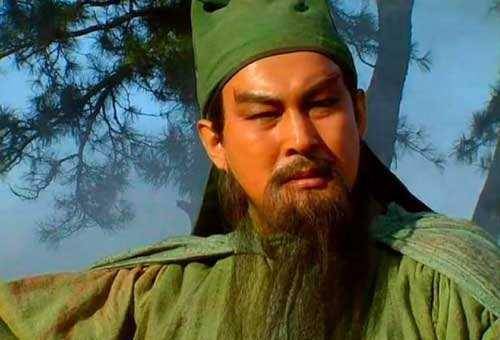 关羽胡子那么长，吃饭不方便，曹操的这一做法，体现了他的高情商