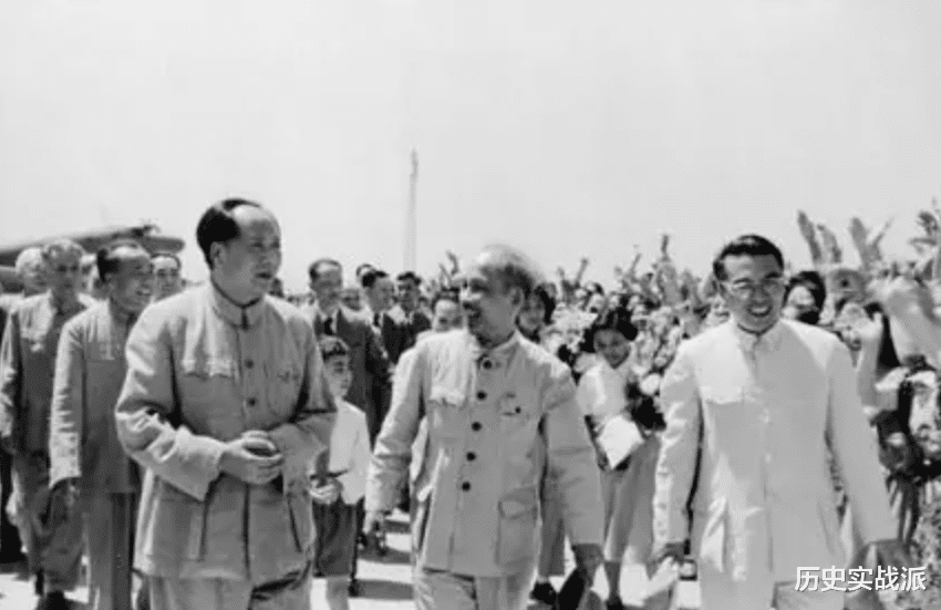 65年，胡志明到杭州养病，毛泽东去探望，胡志明：做中国人真幸福