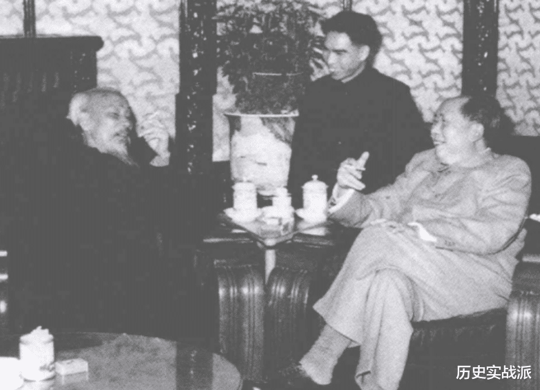 65年，胡志明到杭州养病，毛泽东去探望，胡志明：做中国人真幸福